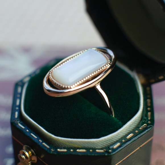 Oval Sea Shell Gold Statement Ring - Picture 8 of 15